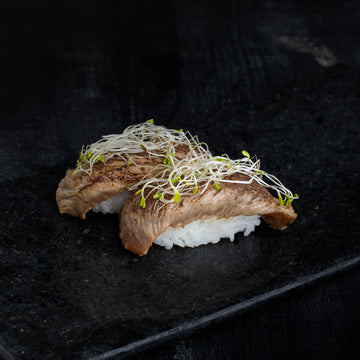 Nigiri | Baby Beef flambeado